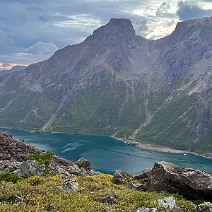 Travesia Øksfjordjøkelen